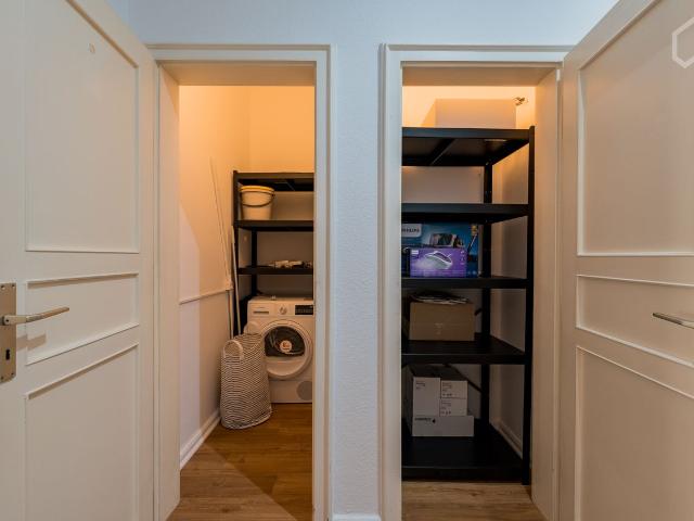 Stunning 2 Room Apartment in the Historical Frankfurter Tor Area, Berlin Amsterdam Apartments for Rent