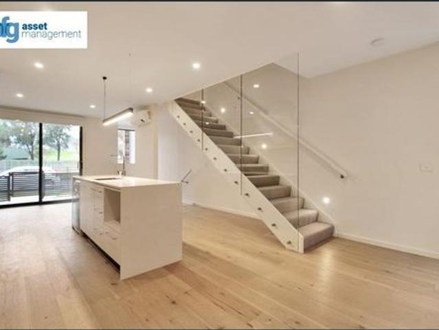 Stunning 2 Story 2 Bedroom, 2 Bathroom!