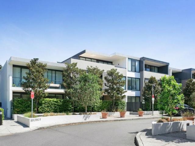 Stunning 2bed 2 bath 1 car space apartment for lease!