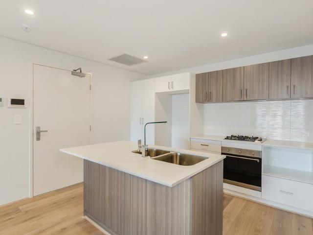 Stunning 2x2 Apartment in Superb Location! Mount Pleasant!