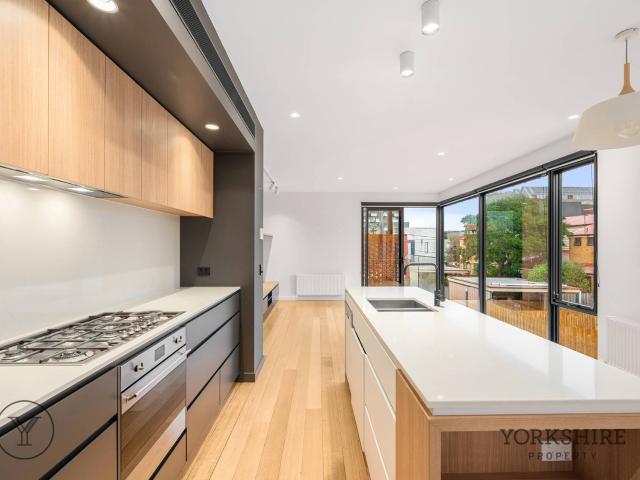 Stunning 3 or 4 bedroom home in Superb Location