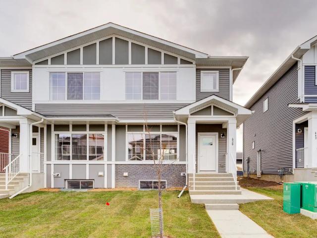 Stunning 3 Bed | 2.5 Bath Duplex in Chestermere