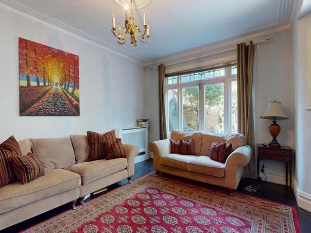 Stunning 3 Bed Victorian House – West Finchley