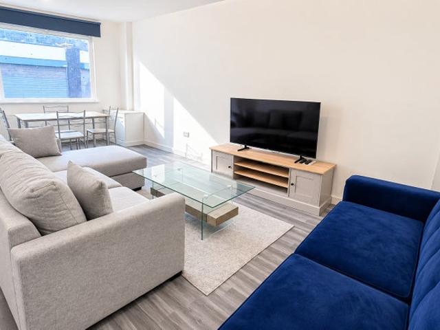 Stunning 3 Bed Home in L4 Bills Included!