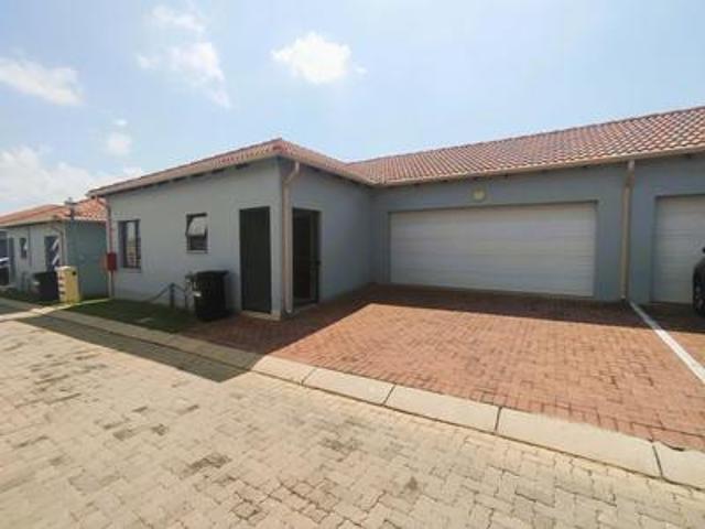 stunning 3 bed secure unit within po.