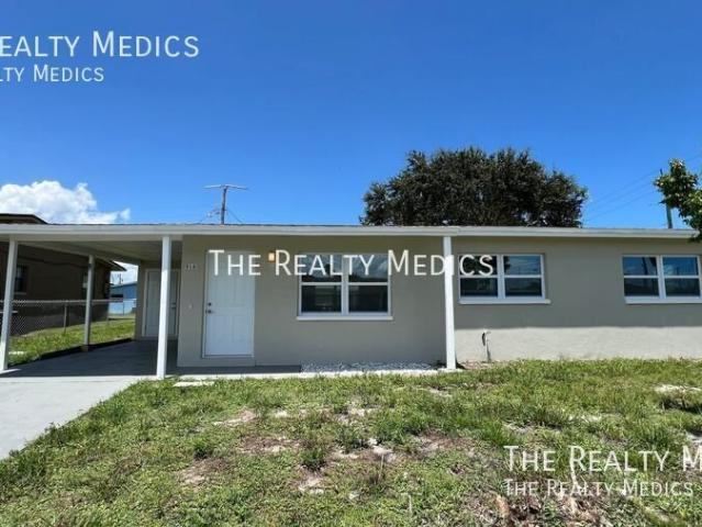 Stunning 3 Bedroom and 2 Bath PET FRIENDLY Home in Melbourne!