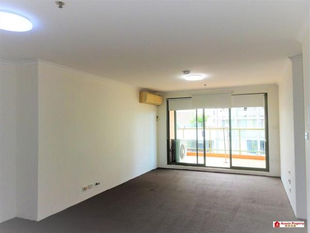 Stunning 3 Bedroom Apartment in an Ultra Convenient Location