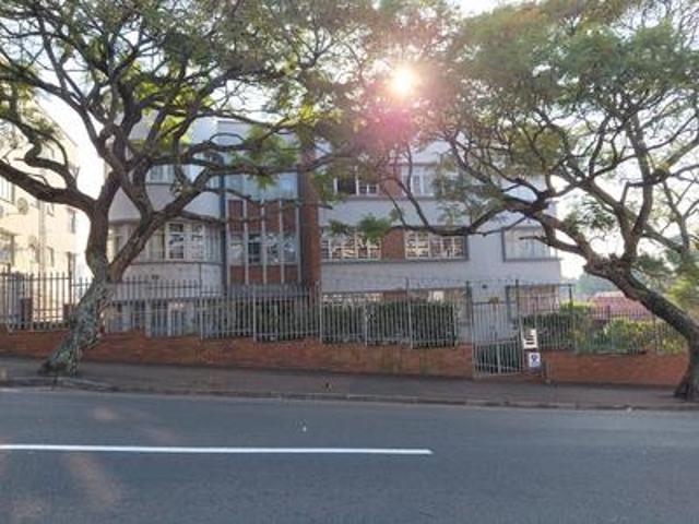 stunning 3 bedroom apartment