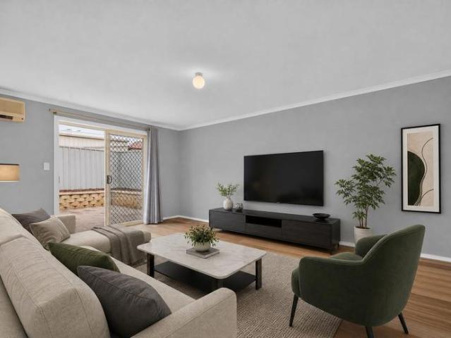 Stunning 3 Bedroom home in Evanston Park!