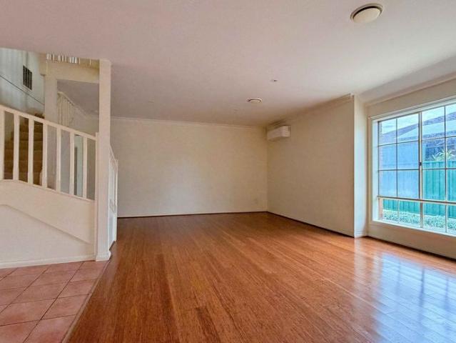 Stunning 3 Bedroom Home in Prime Glen Waverley Location!
