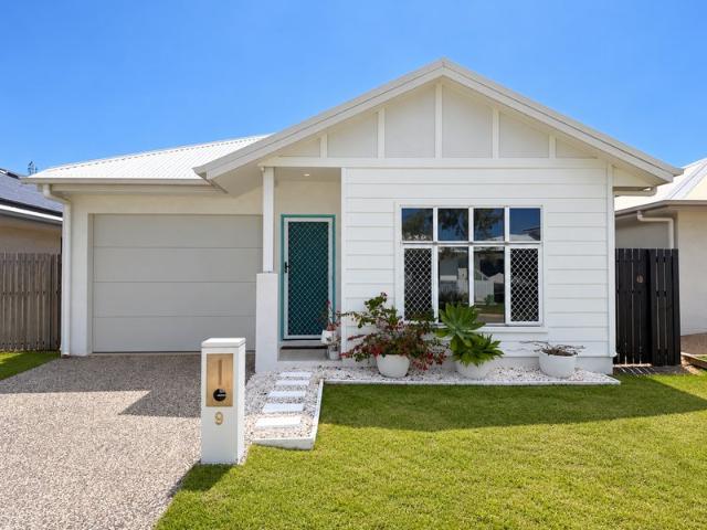 STUNNING 3 BEDROOM HOME IN SOUGHT AFTER BURDELL + SOLAR!