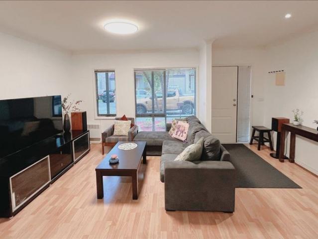 Stunning 3 Bedroom Home on the Border of Brunswick East!
