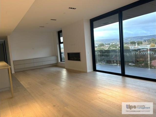 Stunning 3 Bedroom Penthouse Apartment with Uncompromised Views