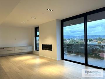 Stunning 3 Bedroom Penthouse Apartment with Uncompromised Views
