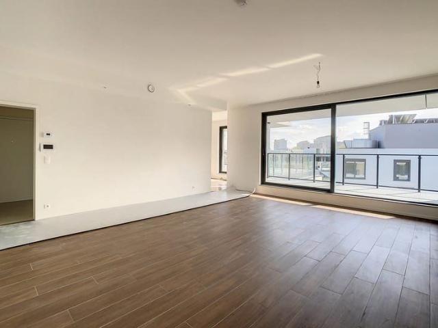 Stunning 3 bedroom penthouse with a large terrace