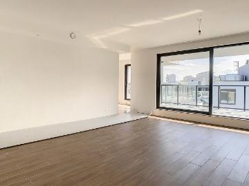 Stunning 3 bedroom penthouse with a large terrace