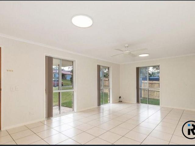 Stunning 3 Bedroom Rental House in Desirable Helensvale Area Ideal for Family Living!