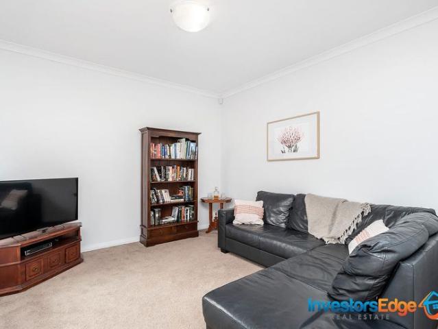 Stunning 3 Bedroom Residence in Karrinyup Modern Design, Convenient Living!
