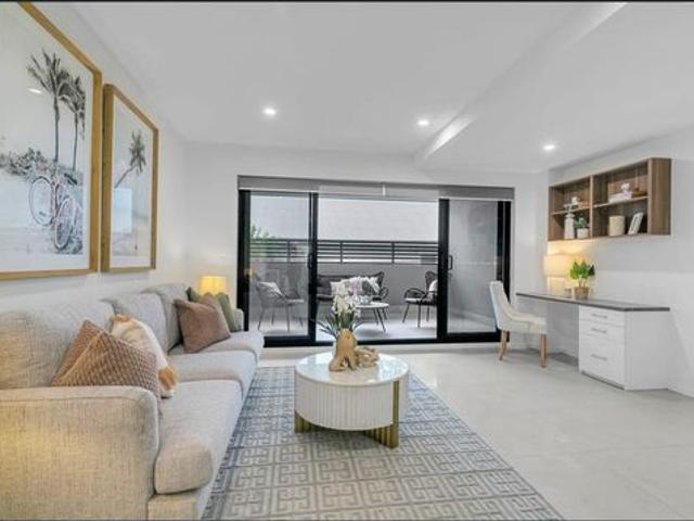 Stunning 3 Bedroom Townhouse For Lease NOW!