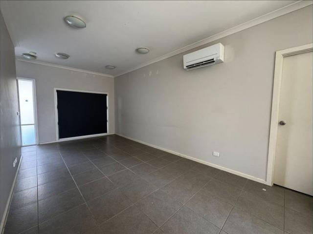 Stunning 3 Bedroom Townhouse in Officer