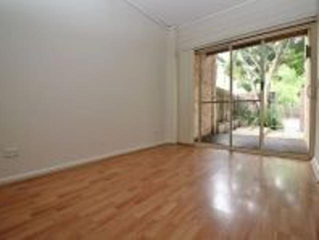 STUNNING 3 BEDROOM TOWNHOUSE IN FULLARTON!