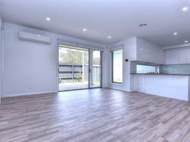 Stunning 3 Bedroom Townhouse in the Heart of Parkdale Your Dream Home Awaits!