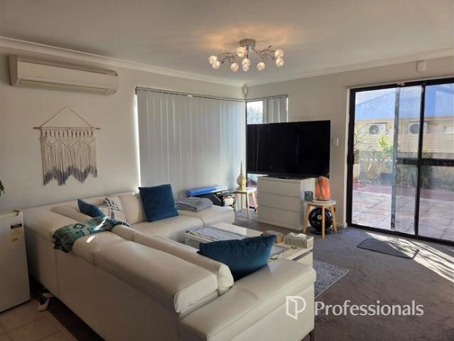 Stunning 3 Bedroom Townhouse with Ocean Views