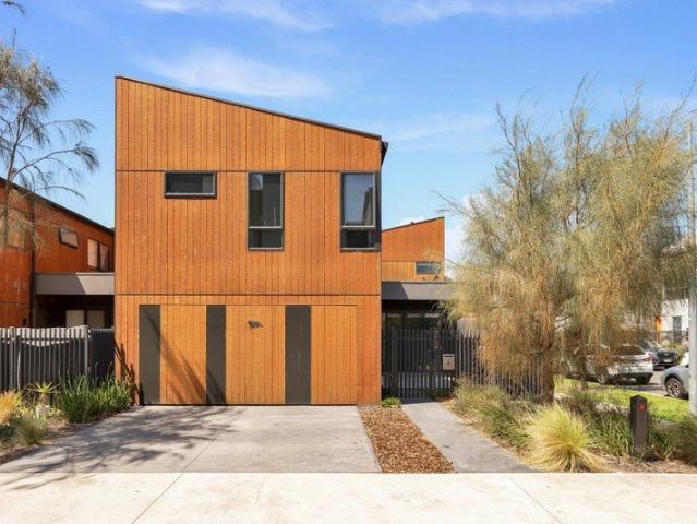 Stunning 3 Bedroom Townhouse