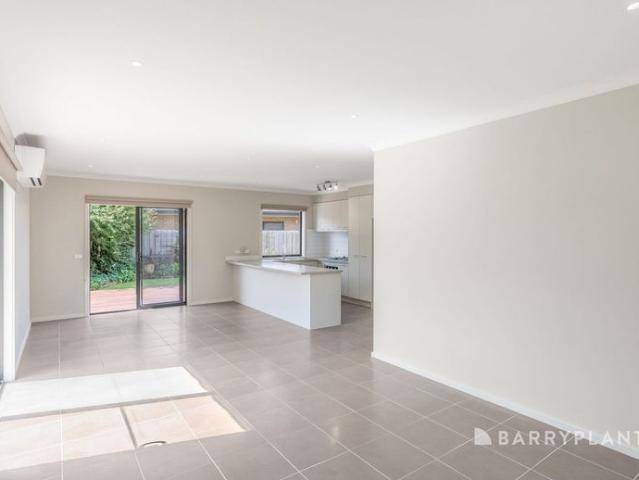 Stunning 3 bedroom unit in peaceful location!