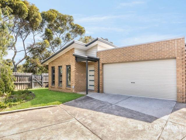 Stunning 3 bedroom unit in peaceful location!