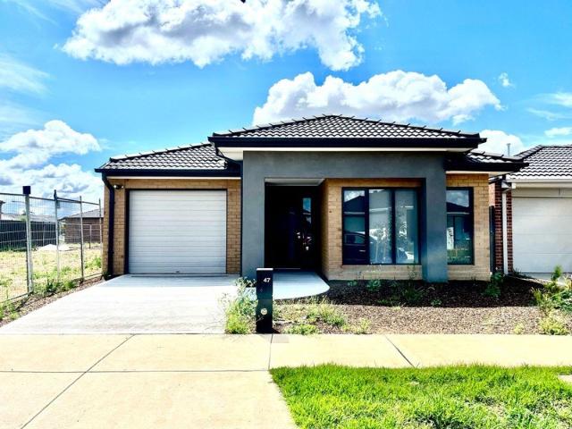 Stunning 3 bedrooms 3 bathrooms family home