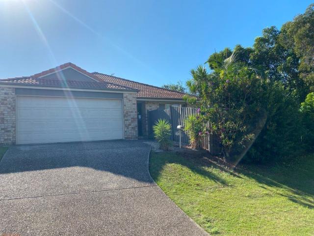 Stunning 3 Brm ensuite Ac to Living, Dbl gge remote, Fully enclosed yard
