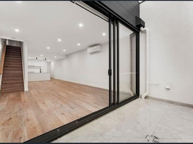 Stunning 3 level Terrace Home in Central Location!