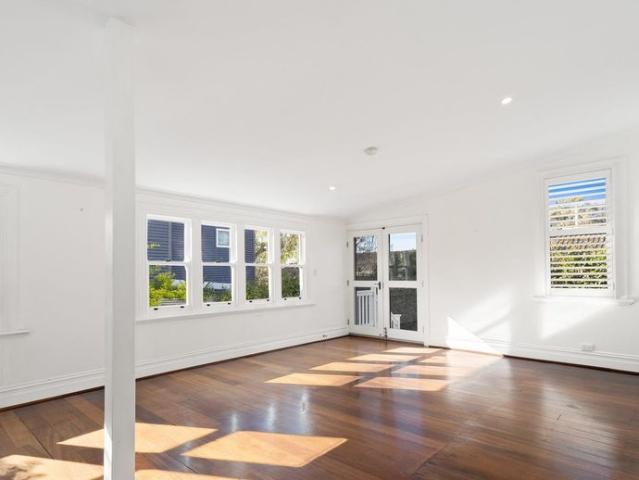 Stunning 3 x 1 Character Cottage ! SHORT TERM 3 MONTH LEASE ONLY!