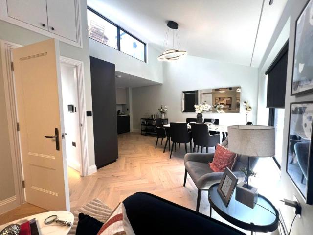 Stunning three bed house in East Finchley