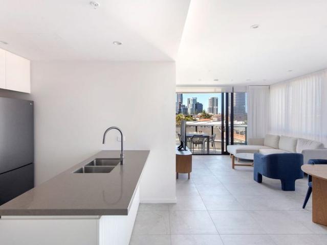 Stunning Three bedroom Apartment