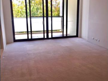 STUNNING THREE BEDROOM APARTMENT