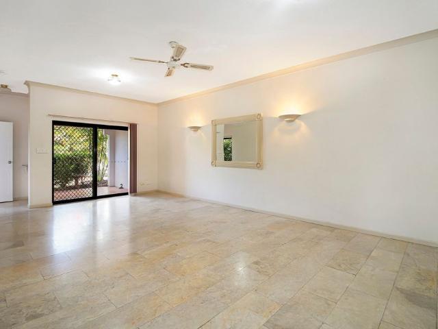 STUNNING THREE BEDROOM GROUND FLOOR UNIT ALEXANDER ROYALE