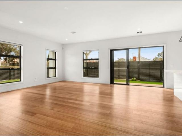 STUNNING THREE BEDROOM HOME