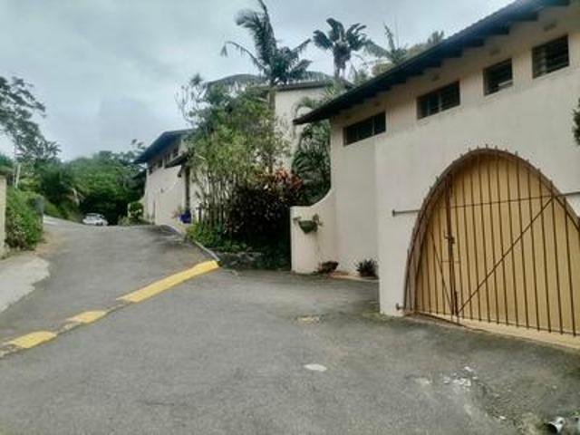 stunning three bedroom home on the m.