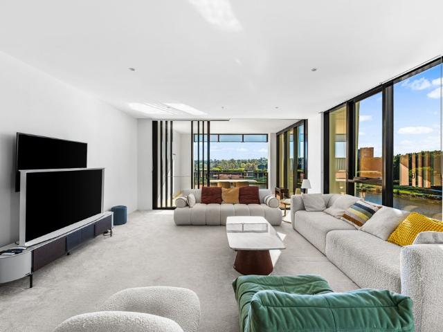 Stunning Three Bedroom Living with Resort Style Amenities