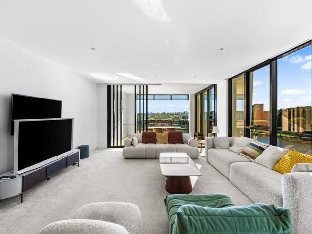Stunning Three Bedroom Living with Resort Style Amenities