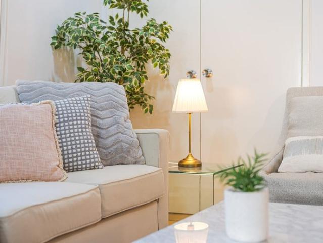 Stunning Three Bedroom Single Storey Townhouse Just Minutes Away From Chatswood