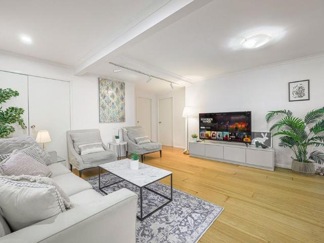 Stunning Three Bedroom Single Storey Townhouse Just Minutes Away From Chatswood