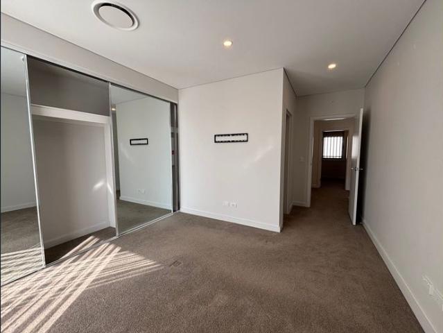 STUNNING, THREE BEDROOM TERRACE HOME WITHIN ED.SQUARE