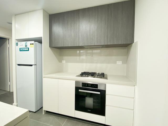 Stunning Three Bedroom with Car Space for lease! Enquire now!