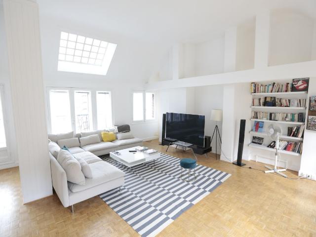 stunning Top Floor Furnished Apartment with Eiffel Tower View, Paris Amsterdam Apartments for Rent
