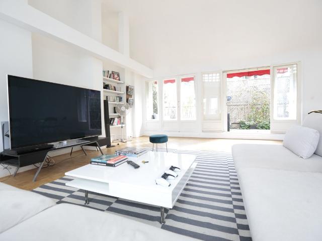 stunning Top Floor Furnished Apartment with Eiffel Tower View, Paris Amsterdam Apartments for Rent
