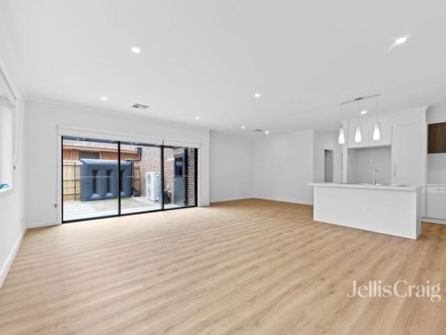 Stunning Townhouse in Court Location