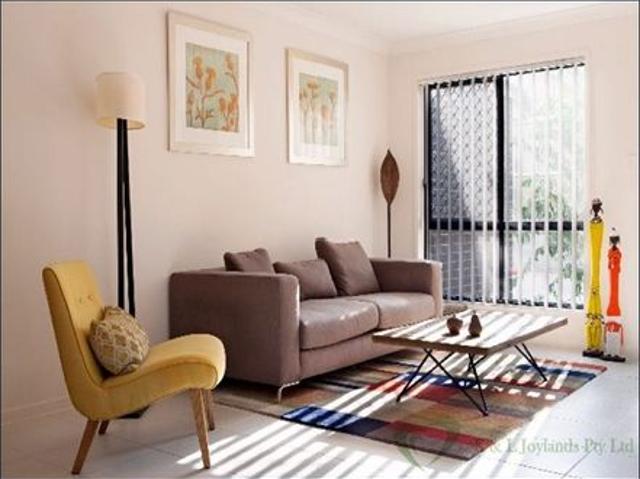 Stunning Townhouse in Great Location!